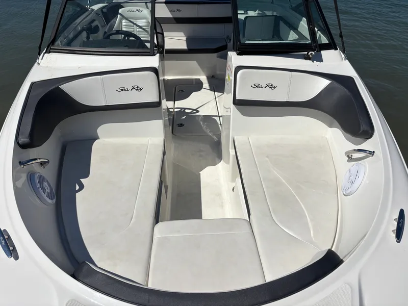 Slide: The Image of Sea Ray SPX 190 Outboard 2017 - 5