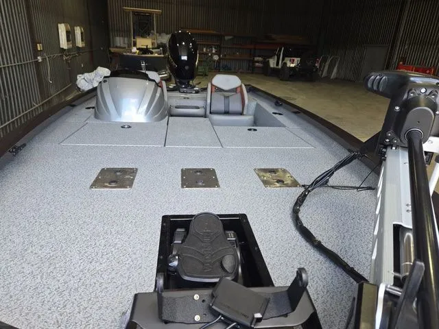 Slide: The Image of G3 Sportsman 1810 2025 - 7