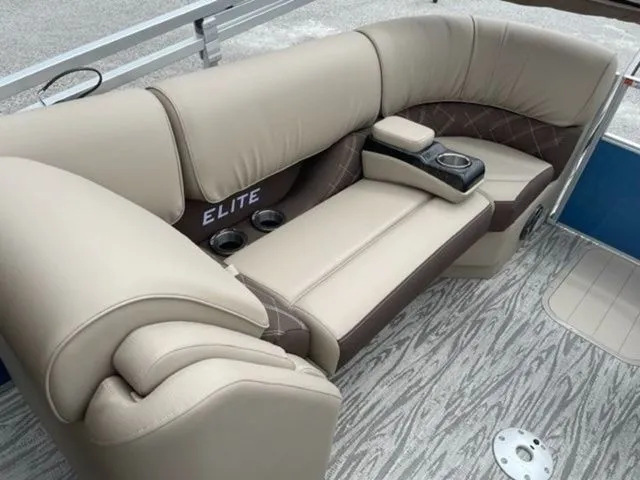 Slide: The Image of SunCatcher ELITE 324RC 2023 - 20