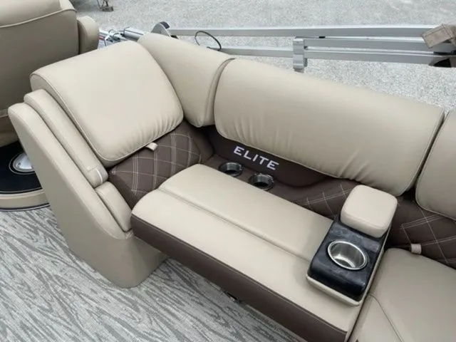 Slide: The Image of SunCatcher ELITE 324RC 2023 - 21