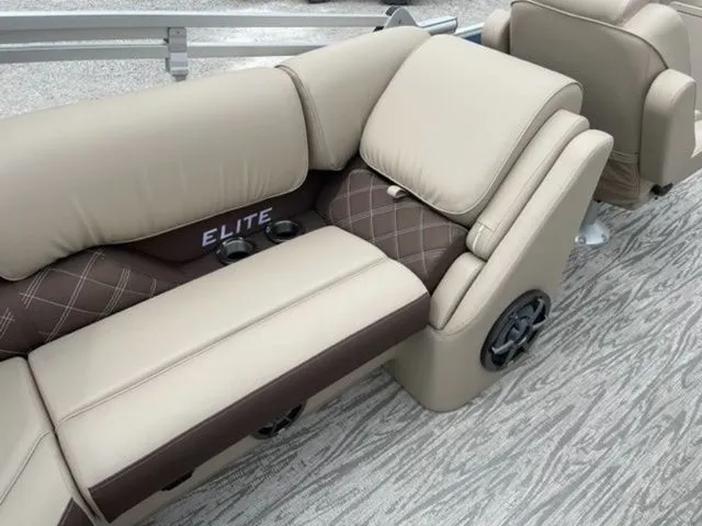 Slide: The Image of SunCatcher ELITE 324RC 2023 - 22