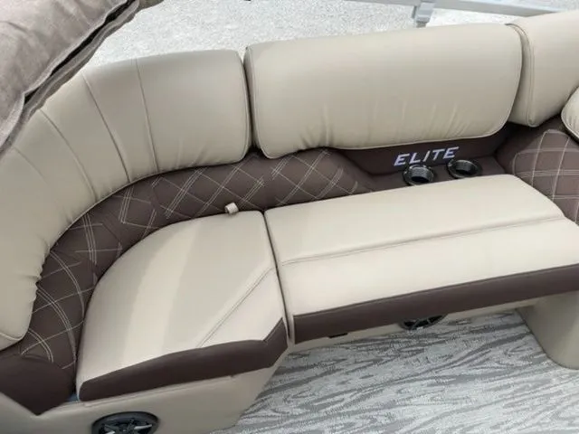 Slide: The Image of SunCatcher ELITE 324RC 2023 - 23