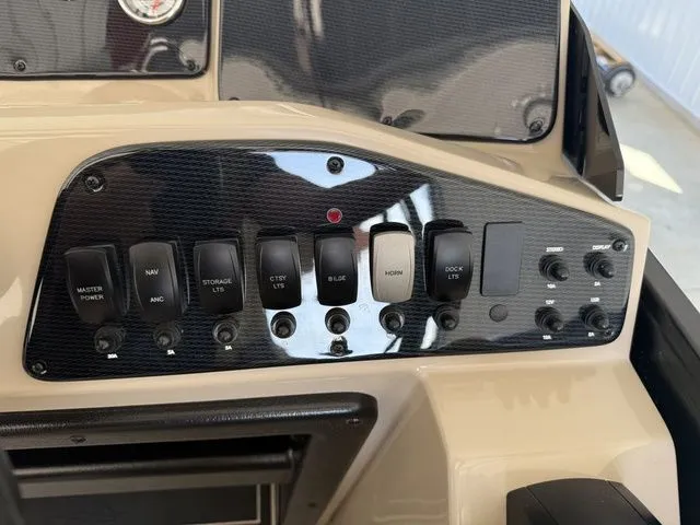 Slide: The Image of SunCatcher Select 324RC 2025 - 22