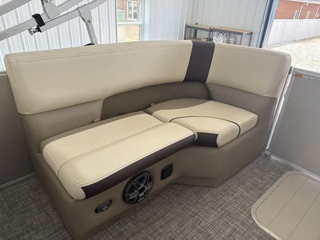 Slide: The Image of SunCatcher Select 20RC 2025 - 34