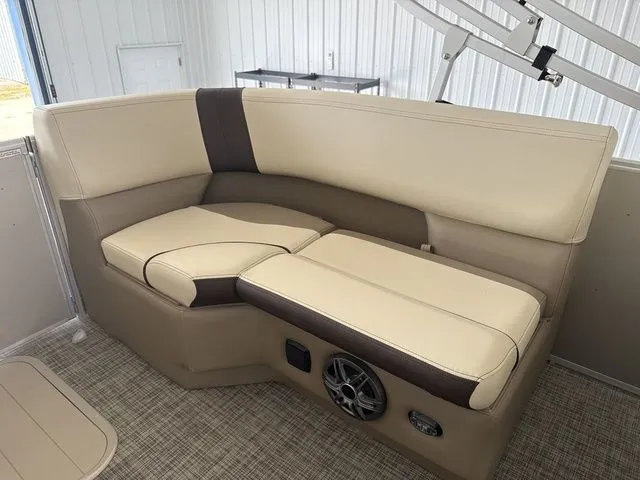 Slide: The Image of SunCatcher Select 20RC 2025 - 35