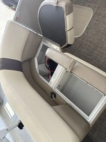 Slide: The Image of SunCatcher Select 20RC 2025 - 36