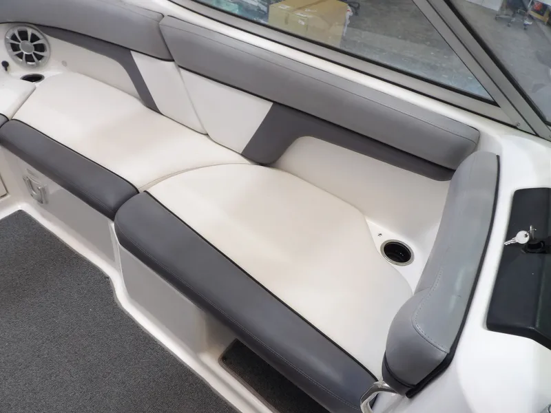 Slide: The Image of Yamaha 212X 2012 - 15