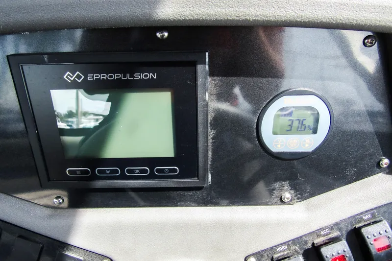 Slide: The Image of Control panel of Armada v17, 2025 model, featuring ePropulsion display and digital gauge. - 20