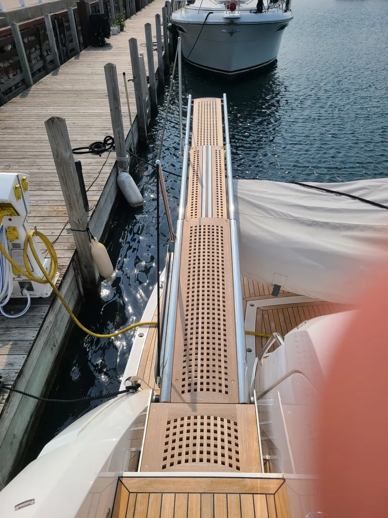 Slide: The Image of Sunseeker Manhattan 68 2023 - 37