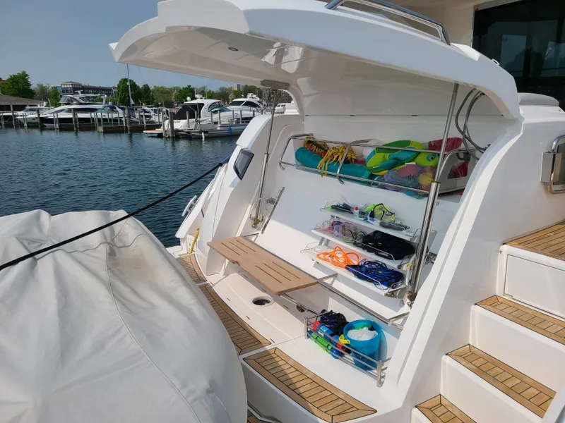 Slide: The Image of Sunseeker Manhattan 68 2023 - 42