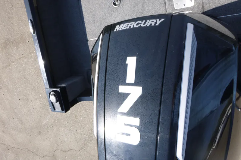 Slide: The Image of 2022 Ranger VS1882SC Angler boat identification and compliance labels. - 15