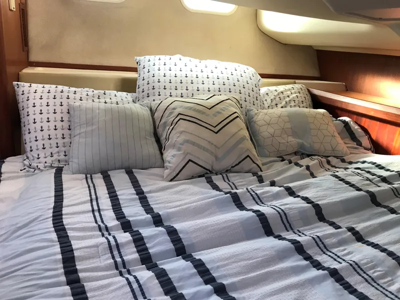 Slide: The Image of Illustration of a 1997 Hunter 376 sailboat. - 48