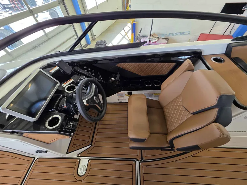 Slide: The Image of Yamaha 252SD 2026 - 10