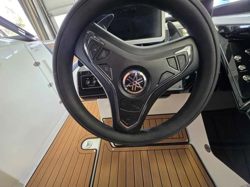 Slide: The Image of Yamaha 252SD 2026 - 17