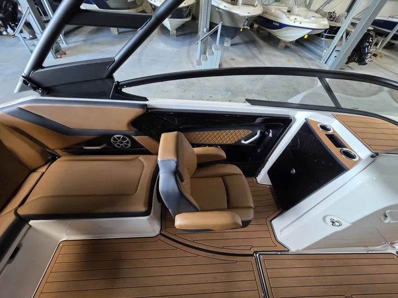 Slide: The Image of Yamaha 252SE 2026 - 14