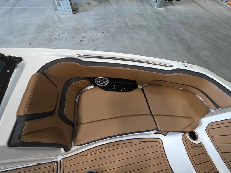 Slide: The Image of Yamaha 252SE 2026 - 17