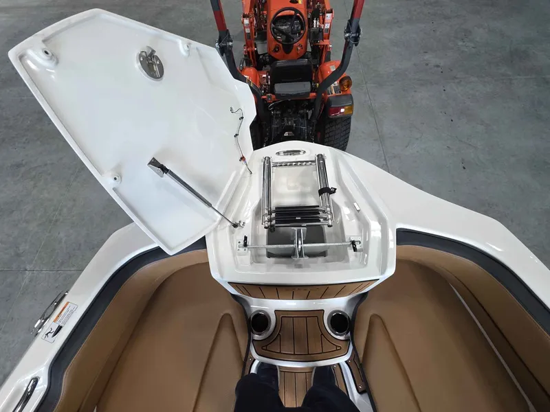 Slide: The Image of Yamaha 252SE 2026 - 19