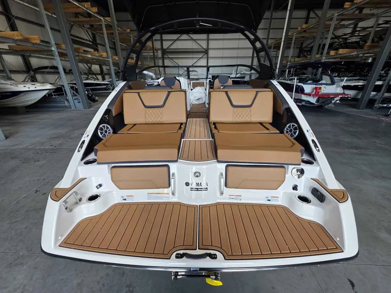 Slide: The Image of Yamaha 252SE 2026 - 4