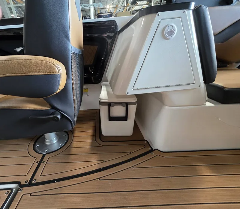 Slide: The Image of Yamaha 252SE 2026 - 8