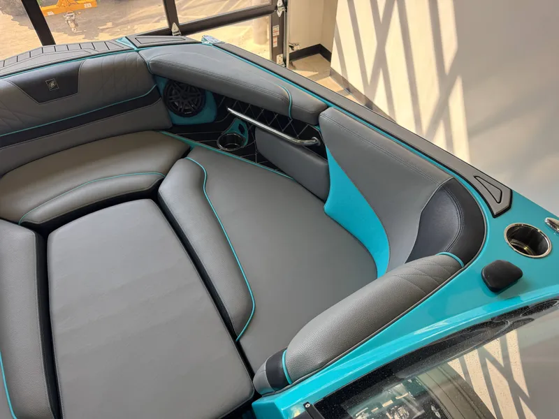 Slide: The Image of Nautique Super Air Nautique GS22 2021 - 16