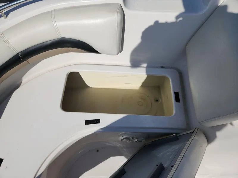 Slide: The Image of Hurricane SunDeck 187 OB 2002 - 10