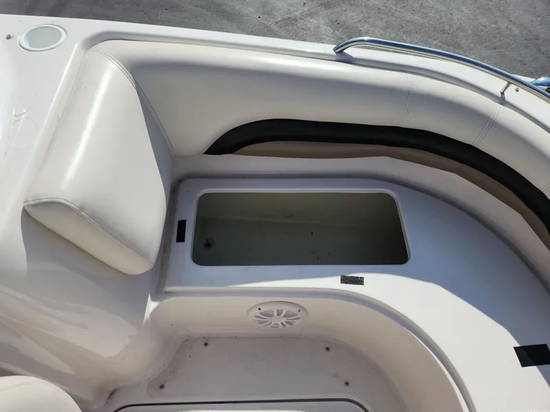 Slide: The Image of Hurricane SunDeck 187 OB 2002 - 12