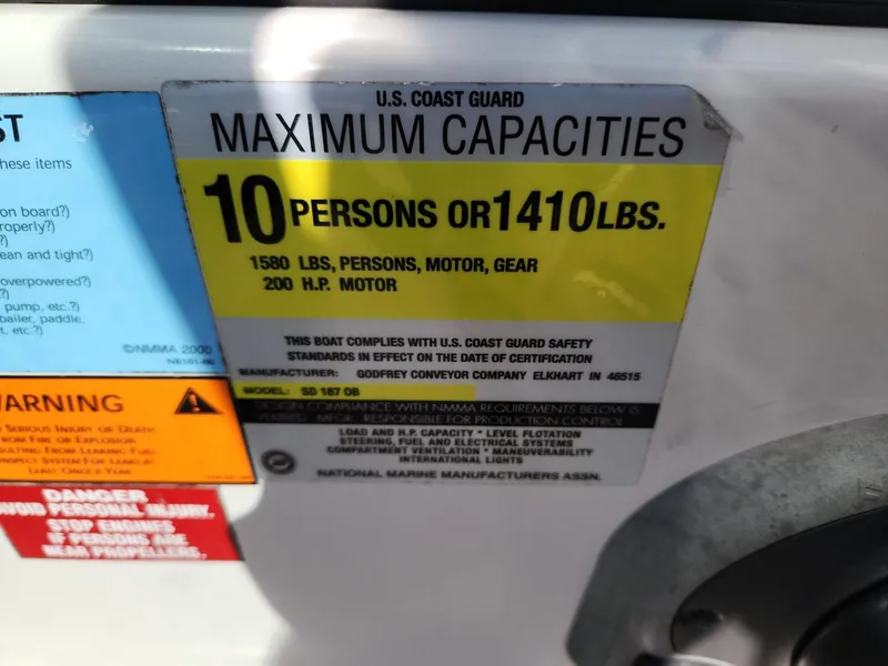 Slide: The Image of Hurricane SunDeck 187 OB 2002 - 21