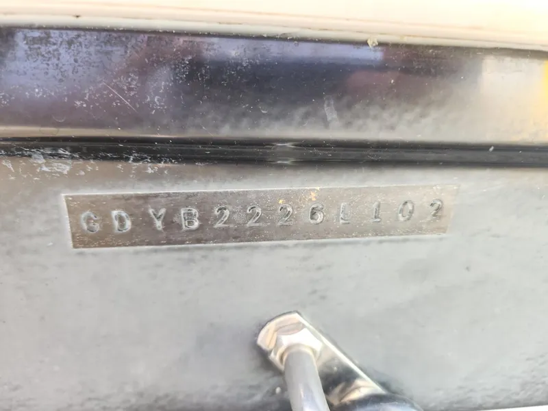 Slide: The Image of Hurricane SunDeck 187 OB 2002 - 22