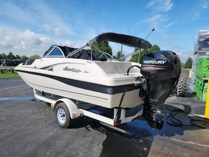 Slide: The Image of Hurricane SunDeck 187 OB 2002 - 3