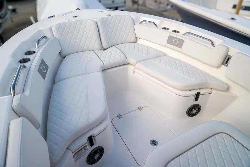 Slide: The Image of Sea Fox 228 Commander 2026 - 10