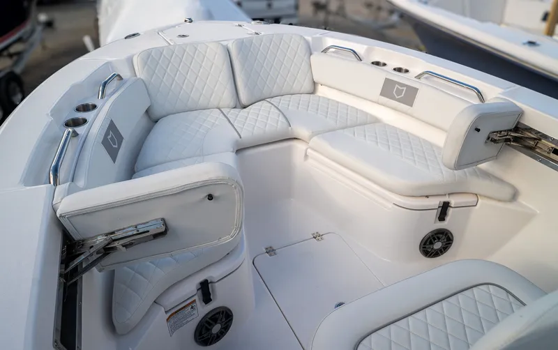 Slide: The Image of Sea Fox 228 Commander 2026 - 11