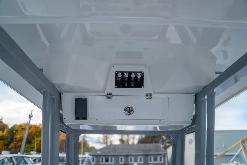 Slide: The Image of Sea Fox 228 Commander 2026 - 16