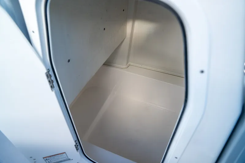 Slide: The Image of Sea Fox 228 Commander 2026 - 17