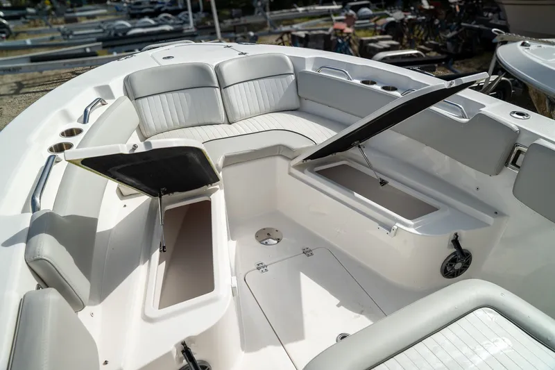 Slide: The Image of Sea Fox 248 Commander 2021 - 10