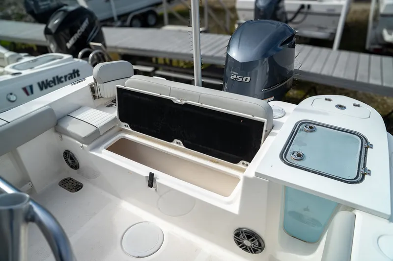 Slide: The Image of Sea Fox 248 Commander 2021 - 20