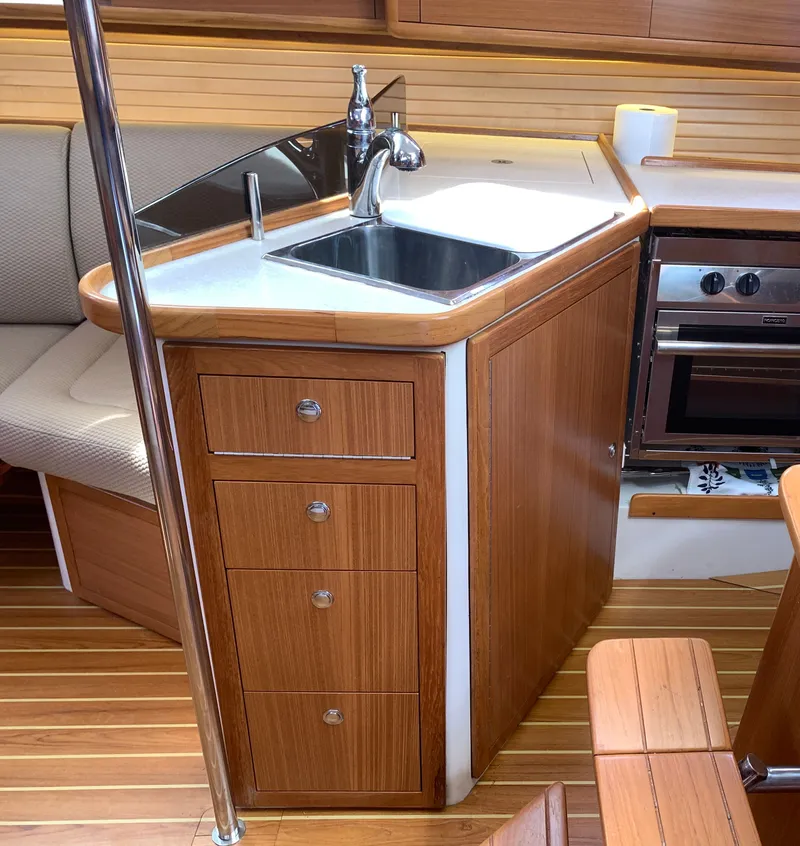 Slide: The Image of Catalina 385 2018 - 13