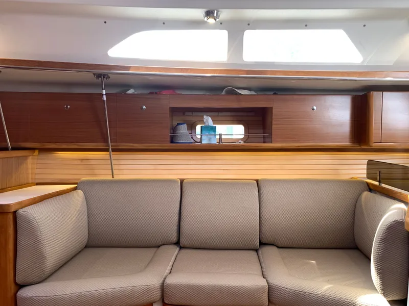 Slide: The Image of Catalina 385 2018 - 22