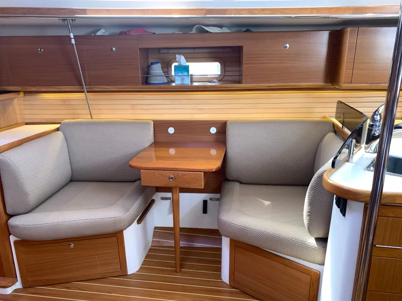 Slide: The Image of Catalina 385 2018 - 24