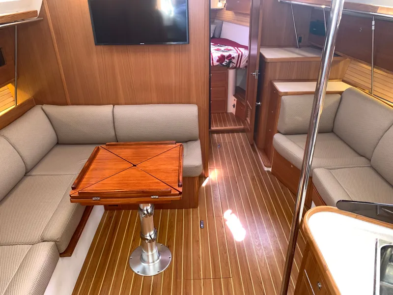 Slide: The Image of Catalina 385 2018 - 4