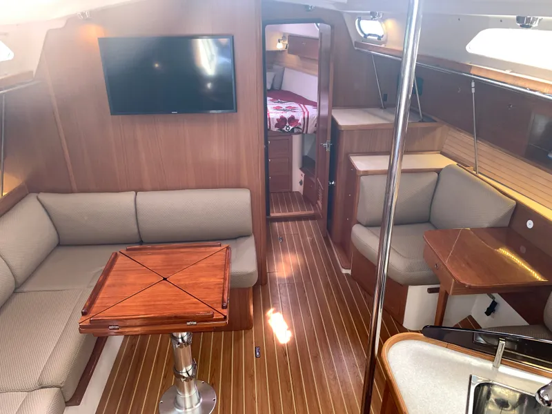 Slide: The Image of Catalina 385 2018 - 6