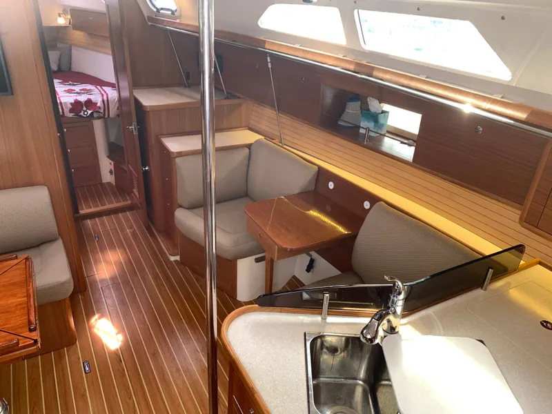 Slide: The Image of Catalina 385 2018 - 8