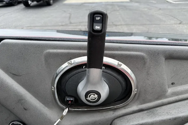 Slide: The Image of 2015 Ranger Z520 Comanche throttle control with up and down buttons. - 16