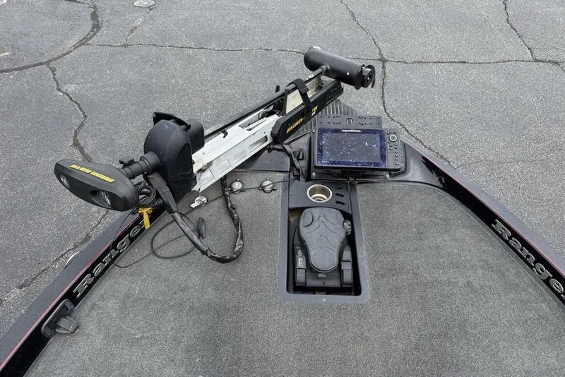 Slide: The Image of 2015 Ranger Z520 Comanche boat deck with trolling motor and navigation system. - 4