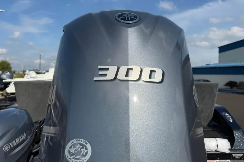 Slide: The Image of 2026 Skeeter WXR2060 F outboard motor, 300 horsepower, ultra-low emission. - 18