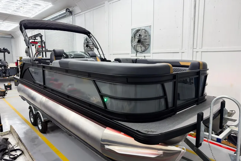 The Image of Godfrey Sweetwater 22' Split Bench Tritoon - 2286 SBC 2026 - undefined