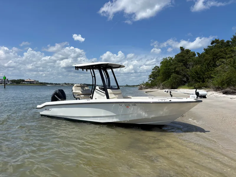 The Image of Boston Whaler 220 Dauntless 2023 - 0