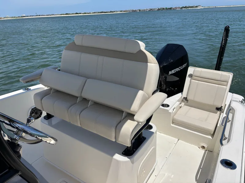 Slide: The Image of Boston Whaler 220 Dauntless 2023 - 24