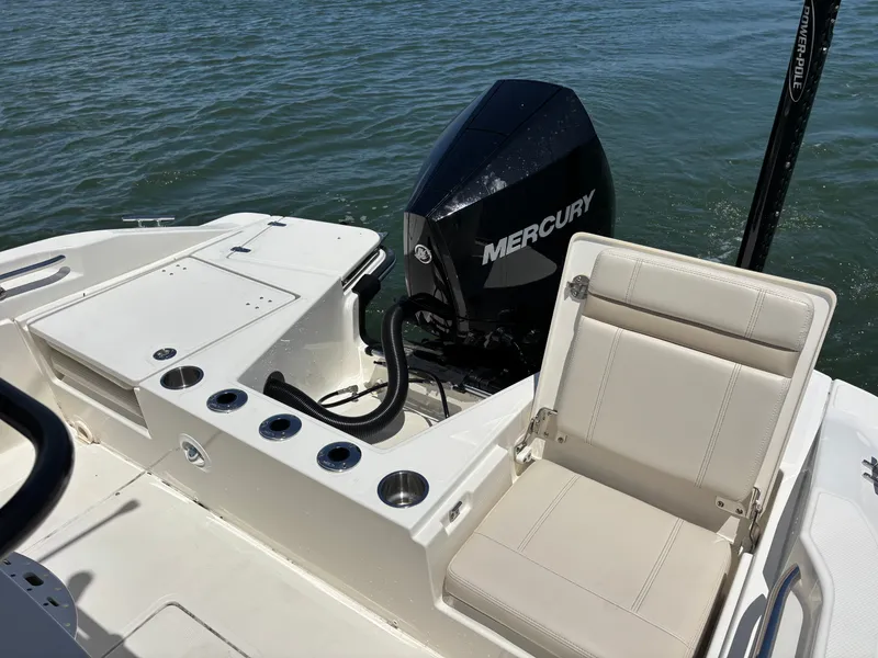 Slide: The Image of Boston Whaler 220 Dauntless 2023 - 25