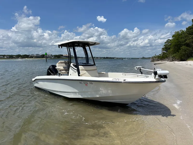 Slide: The Image of Boston Whaler 220 Dauntless 2023 - 56