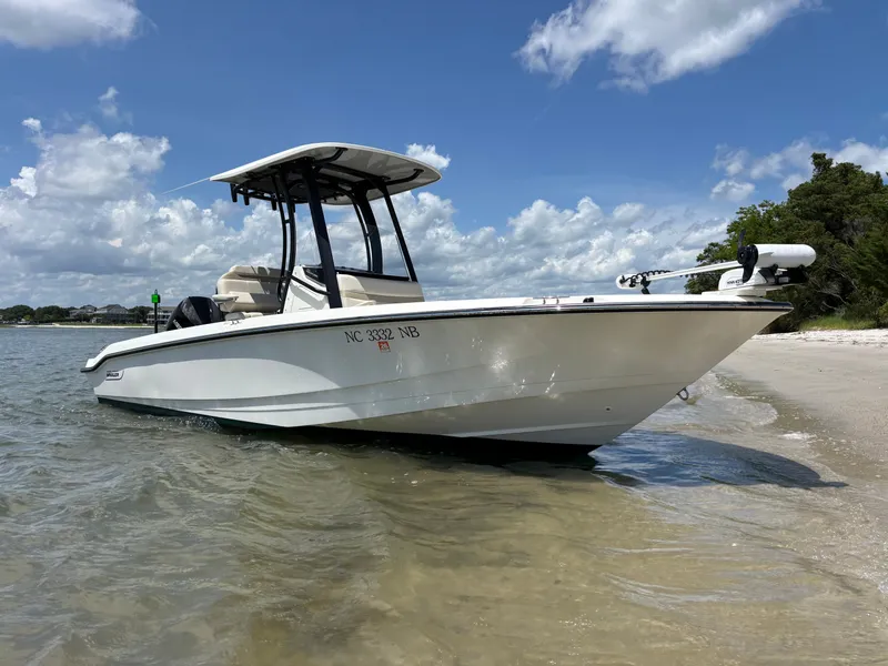 Slide: The Image of Boston Whaler 220 Dauntless 2023 - 57
